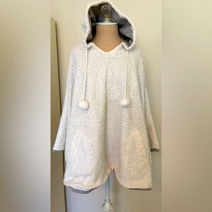Koolaburra by Ugg Sherpa Poncho White w Pom Pom Hoodie & Sweatshirt Lining, OS